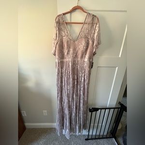 NWT Lilac lace torrid dress with lace short sleeve- size 20